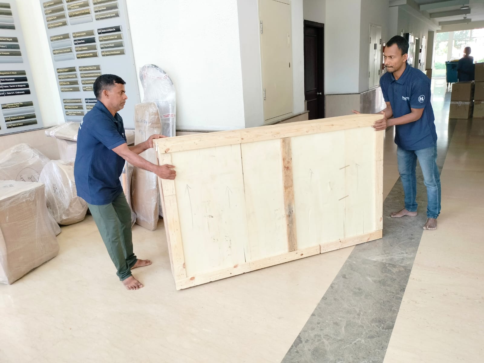 Packers and movers work image